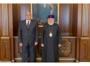 Կաթողիկոսն ընդունել է ՀՅԴ Բյուրոյի ներկայացուցիչ Հակոբ Տեր-Խաչատուրյանին. կողմերն անդրադարձել են սահմաններին և սահմանամերձ բնակավայրերում առաջացած անվտանգային խնդիրներին