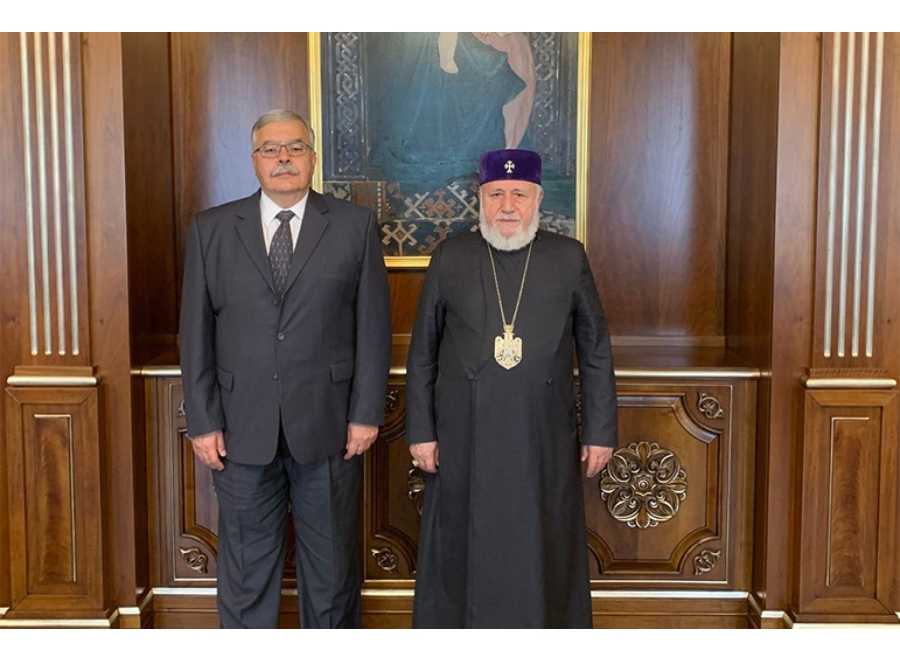 Կաթողիկոսն ընդունել է ՀՅԴ Բյուրոյի ներկայացուցիչ Հակոբ Տեր-Խաչատուրյանին. կողմերն անդրադարձել են սահմաններին և սահմանամերձ բնակավայրերում առաջացած անվտանգային խնդիրներին