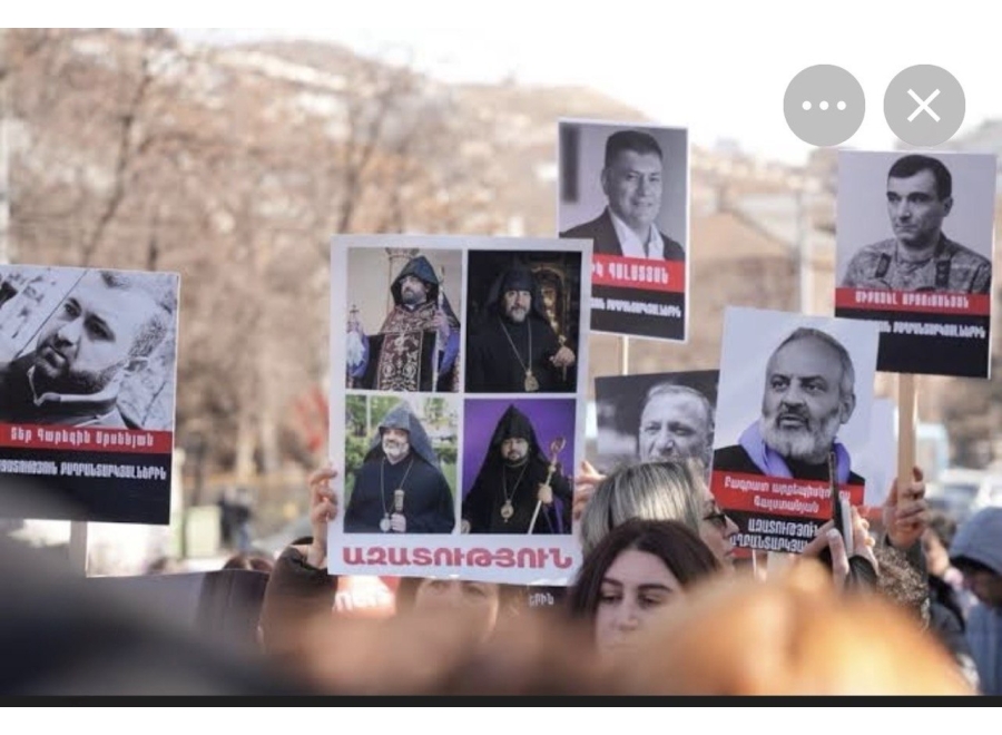 «Держи руки подальше от церкви». Европейская партия Армении присоединилась к протестам