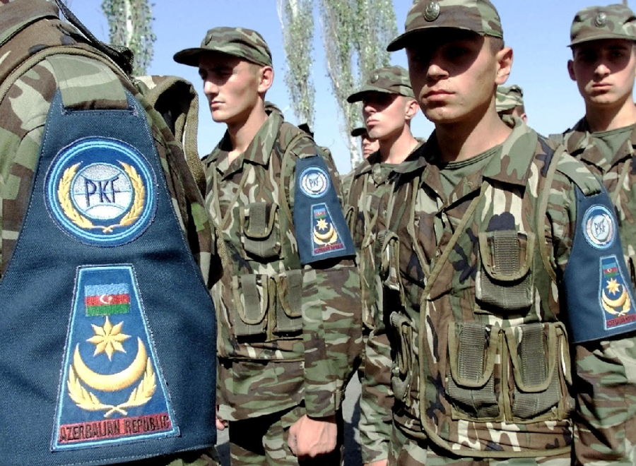10-15 Azerbaijanis with their faces covered entered the car carrying the children from Artsakh. one of the children passed out