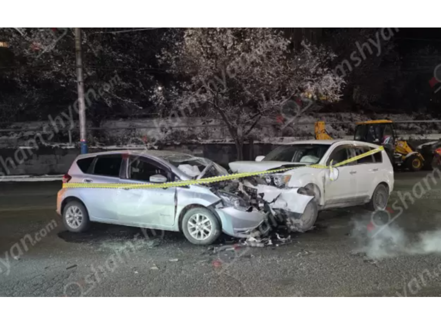 Երևանում բախվել են «Nissan»-ը և «Mitsubishi»-ն․ կա 1 զnհ, 3 վիրավnր